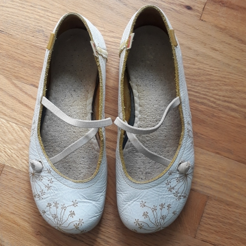 Camper flat white size 37/7